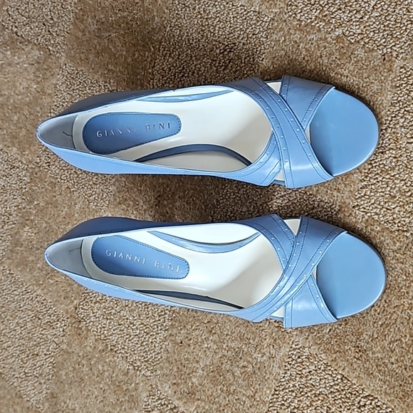 Gianni Bini Heels Womens 7.5 Blue Leather Slip On Peep Toe - Picture 2 of 8